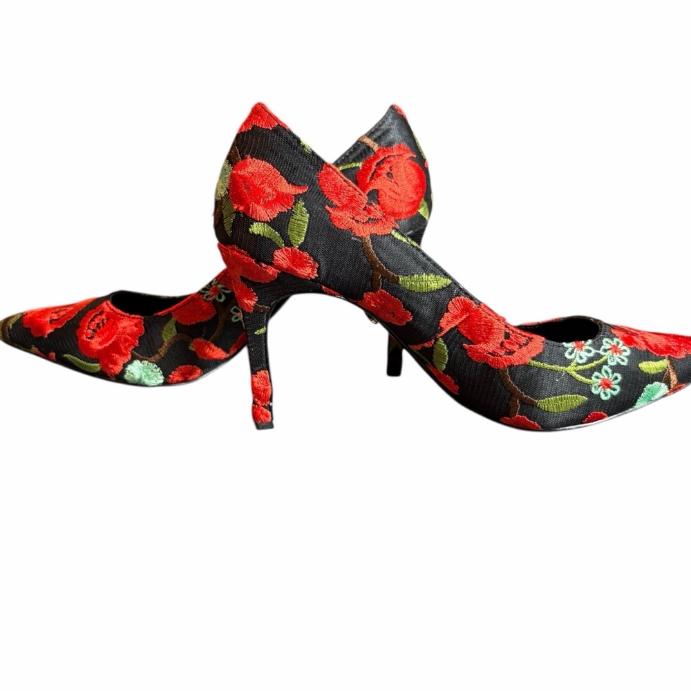 CHARLES DAVID RED FLORAL EMBROIDERED POINTED TOE HEELS SIZE 9 - Picture 6 of 15